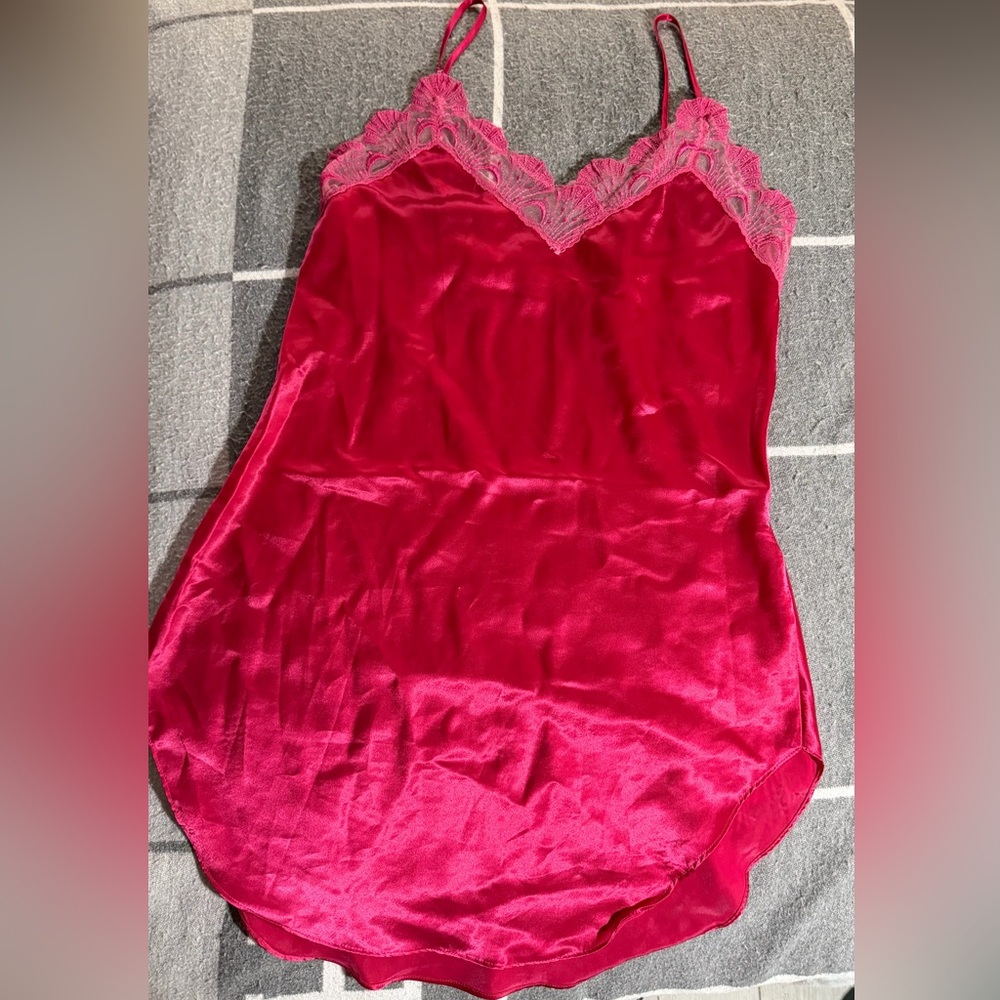 Vintage Gold Label Victorias Secret Red Lace Trim Chemise